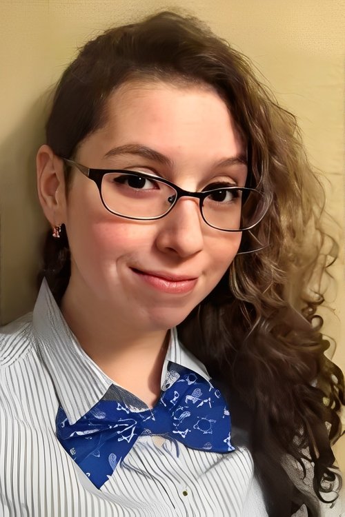 Michelle Sandler as Mary Lynn