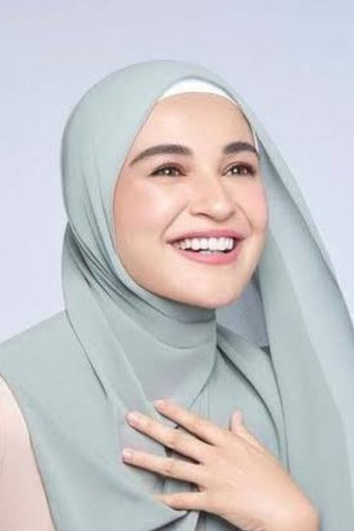 Shireen Sungkar as Farah