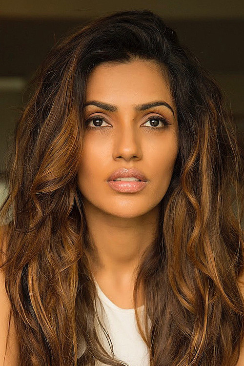 Akshara Gowda as Swarna