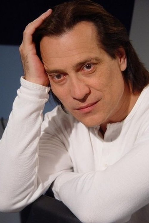 Marius Bodochi as Radu