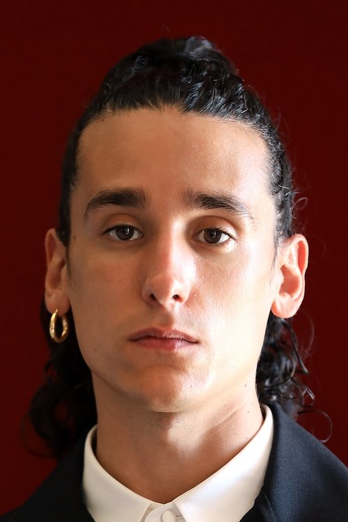 Andrea Carpenzano as Manolo