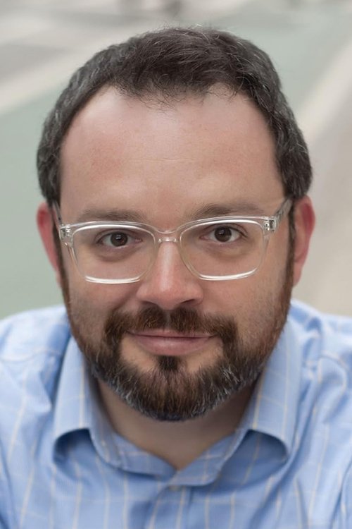 Mark Gessner as Agent Milhouse