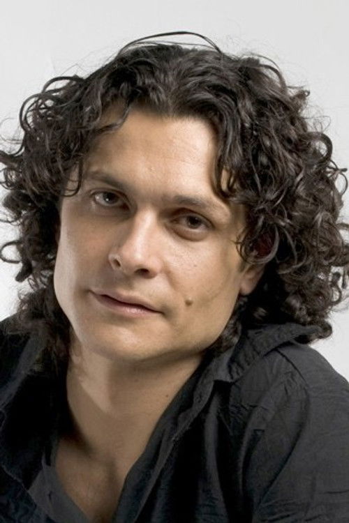 Juan Luis Corrientes as Primo Tres