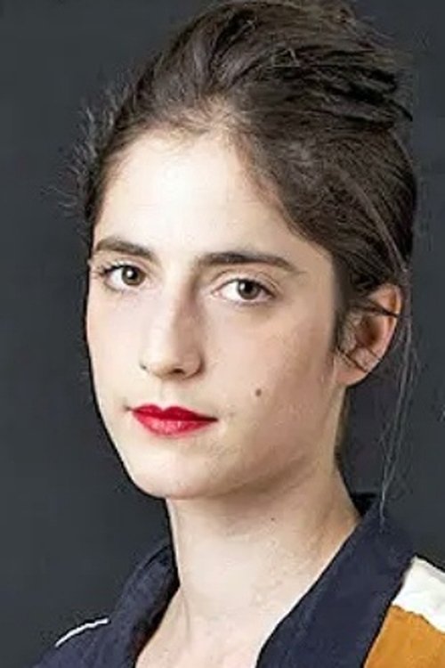 Lucie Desclozeaux as Laure la stagiaire