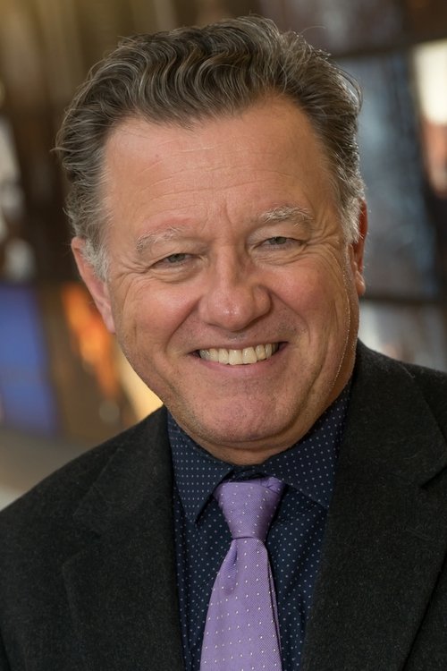 Joe Gatton as Randall Cummings