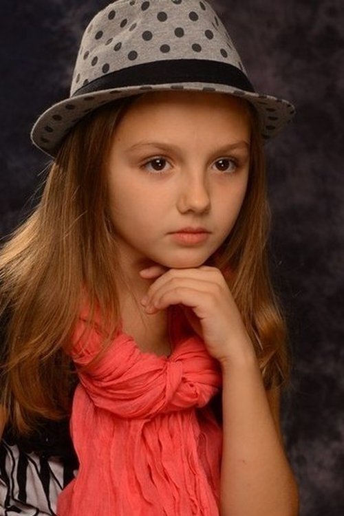 Anna Polishchuk as Sonia Martyniuk