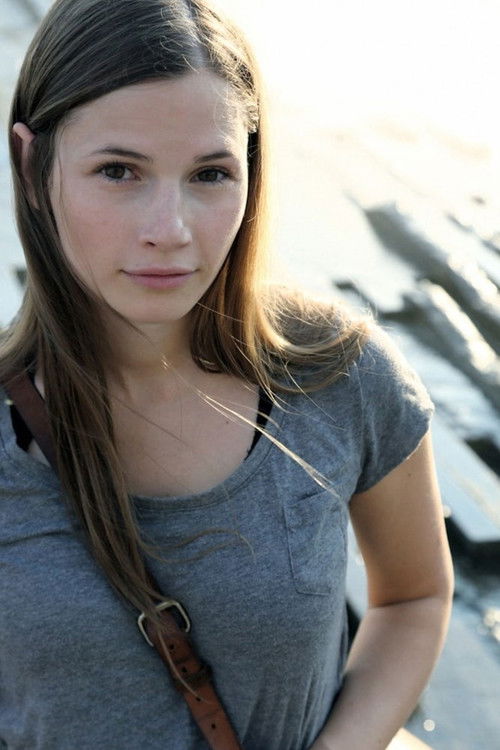 Carola Schnell as Anna Jung/Sandra