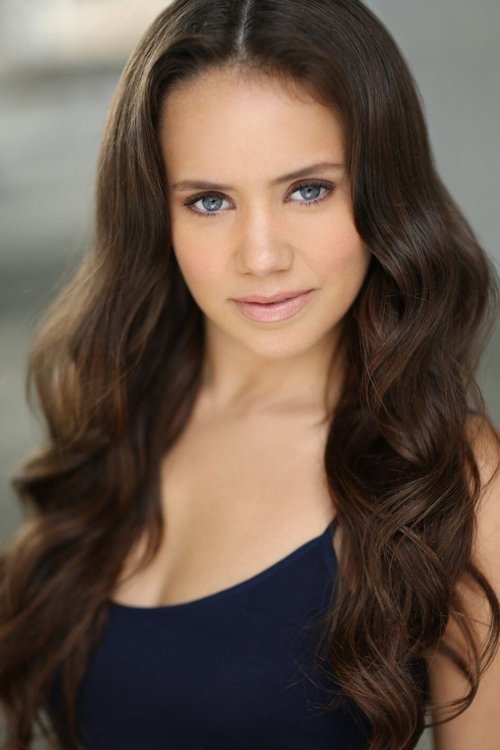 Allie Bertram as Pia