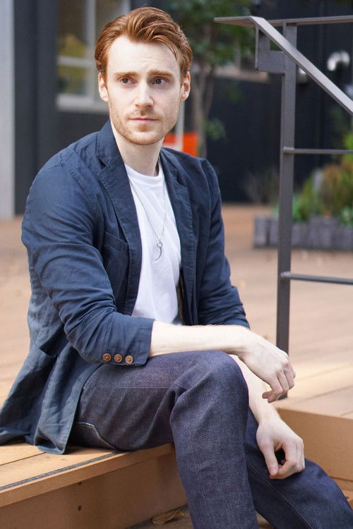 Maxime Moreillon as スマホ広告モデル