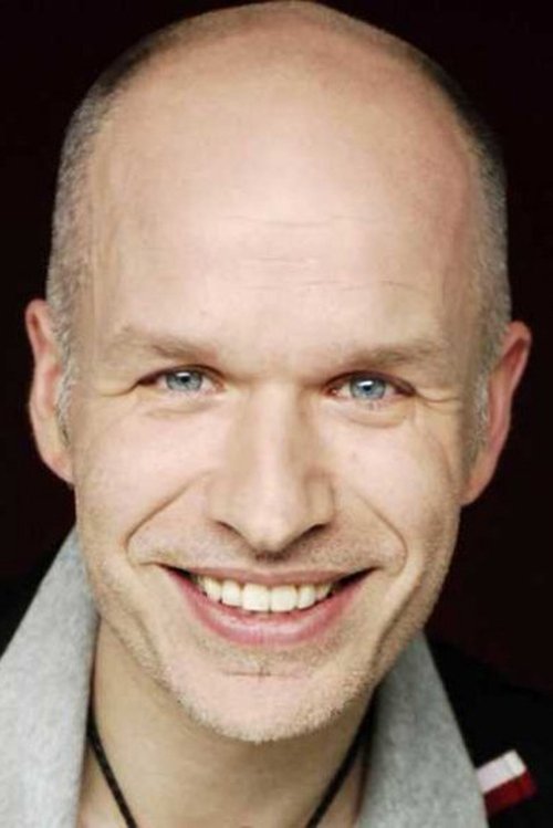 Till Hoheneder as Bancroft, Clay, Wächter 2, Händler, Old Death