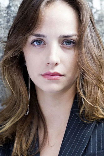 Irene Splendorini as Escort