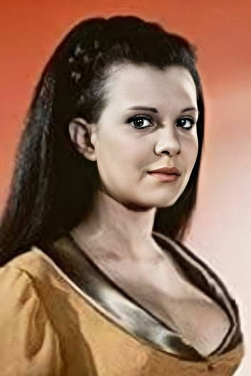 Madeleine Collinson as Groupie