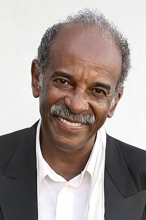 Wilson Rabelo as Vitor