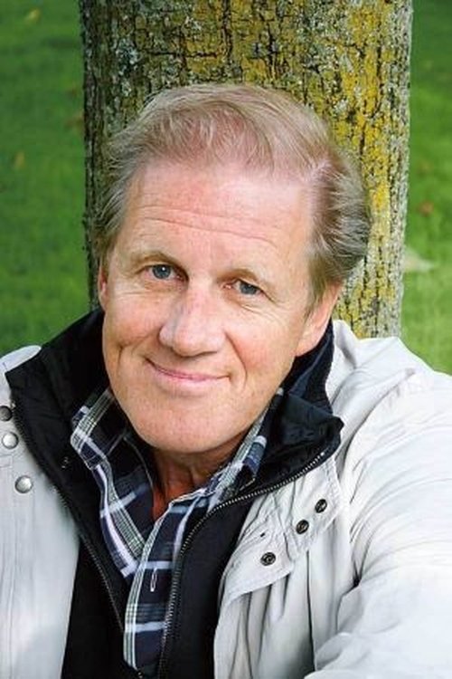 Anders Eriksson as Roy