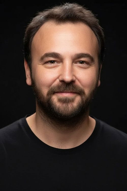 Ferdi Sancar as Yataktaki Adam