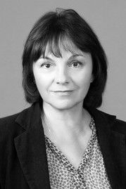 Tacciana Baŭkalava as Нина