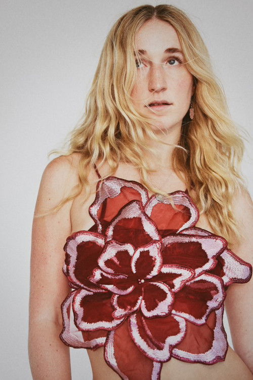 Stella Hannagan as Isabel