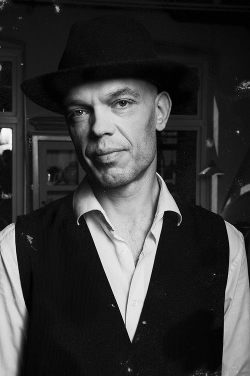 Thorbjørn Risager as vocals and guitar