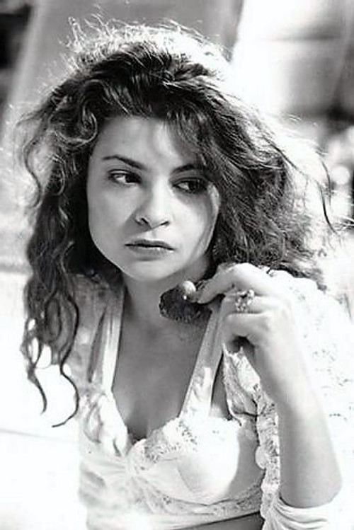 Siri Neal as Araminta 'Minty' Cane