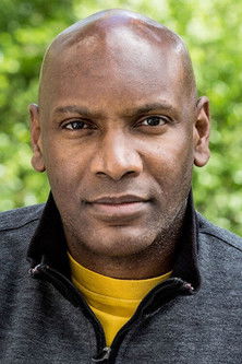 Claude-Alexandre Eclar as Hervé Dallois