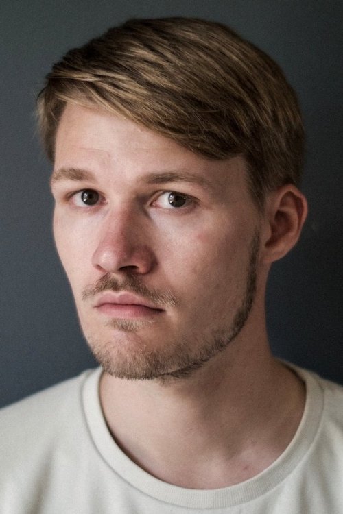 Jonathan Stahlschmidt as Tobias