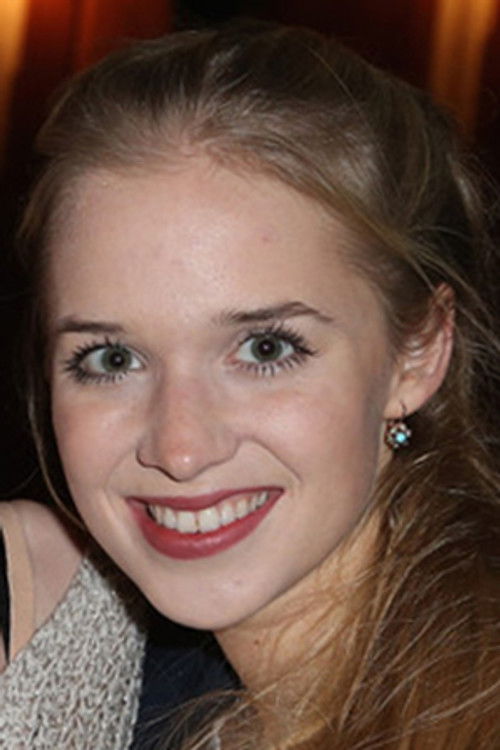 Janina Vilsmaier as Laura (Kind)