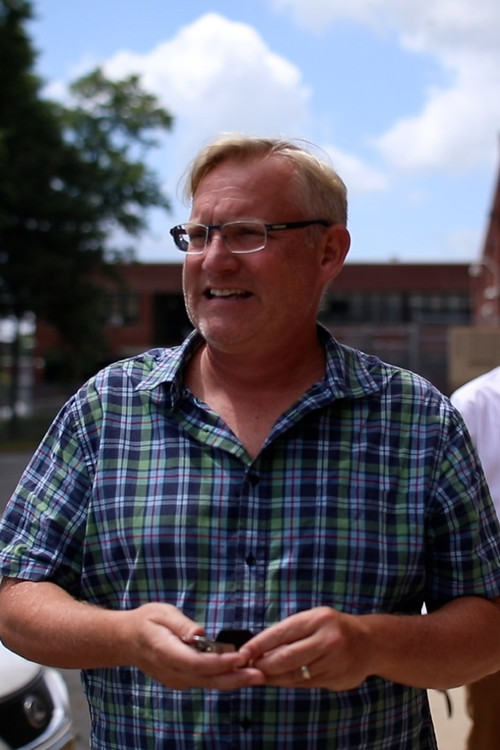 Mark Troncini as Emil