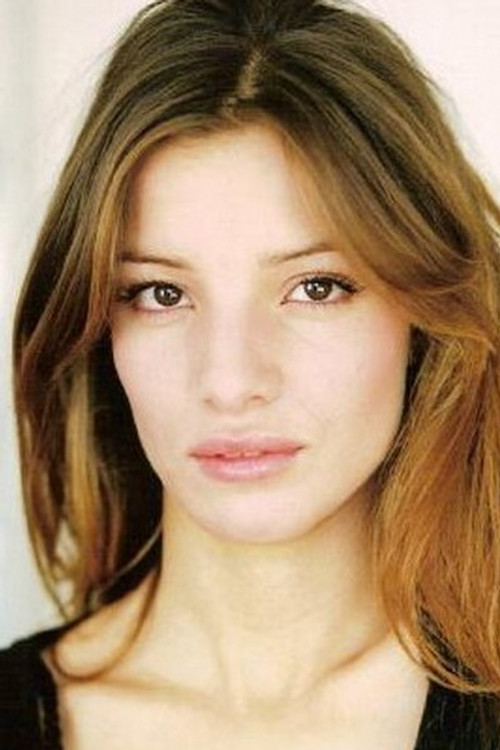 Razika Nayis as Nadia