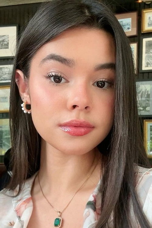 Maria Theodore as Ella