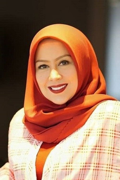 Shanty Widihastuti as Sports Car Owner