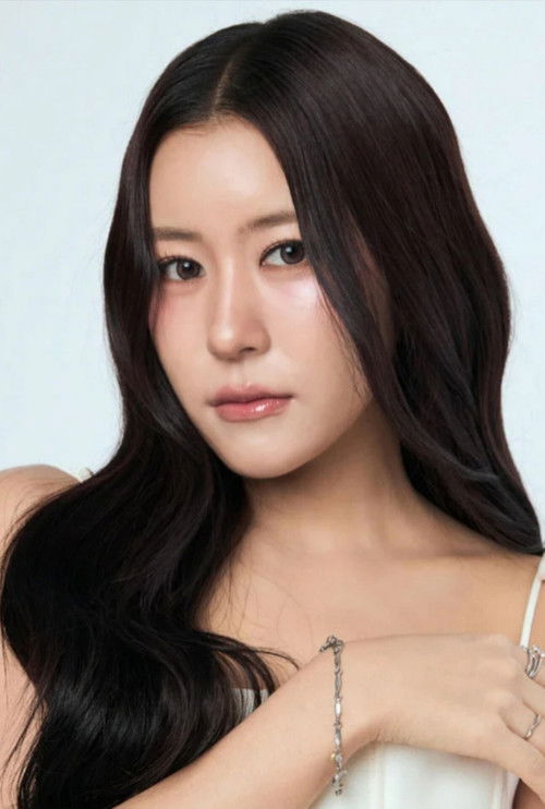 Rutricha Phapakithi as Mint