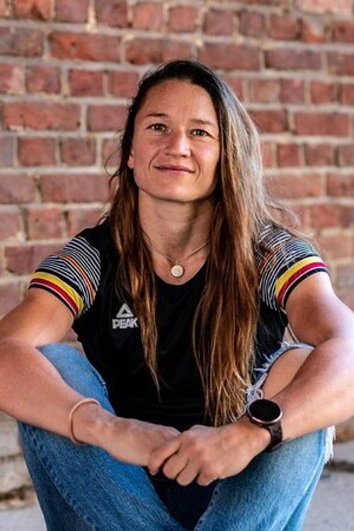 Oshin Derieuw as Self