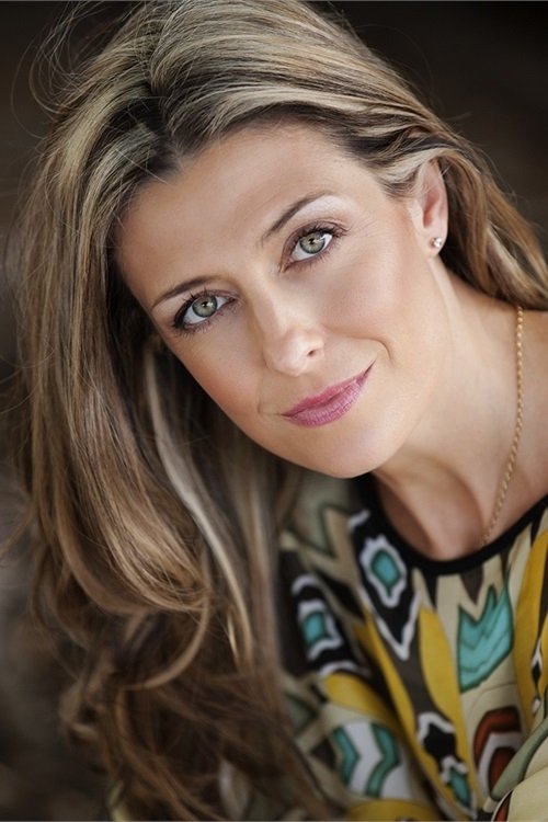 Janelle Bailey as Beatrice Jones