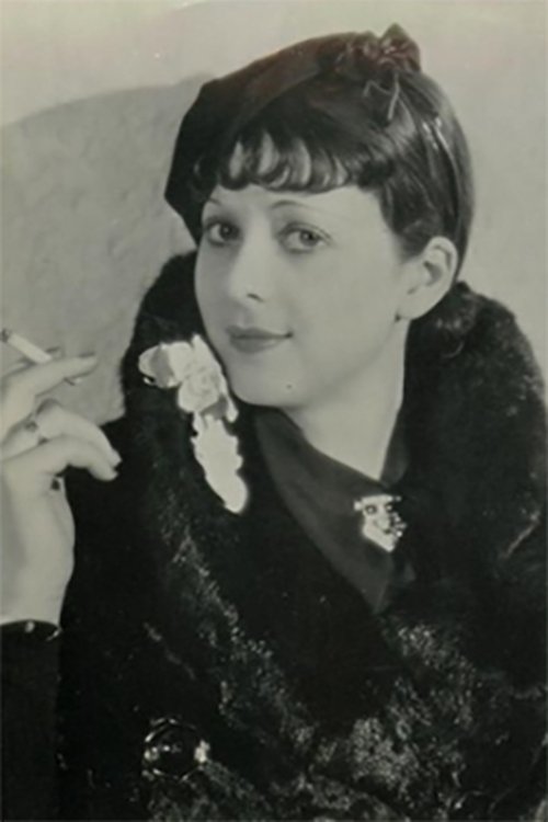 Glennis Lorimer as Kitty