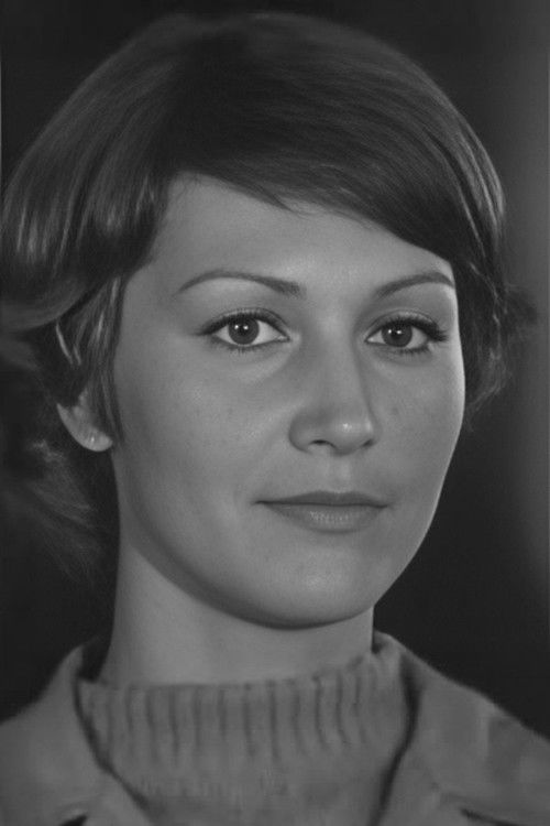 Tatyana Astratyeva as Кира Юрьевна Самарина