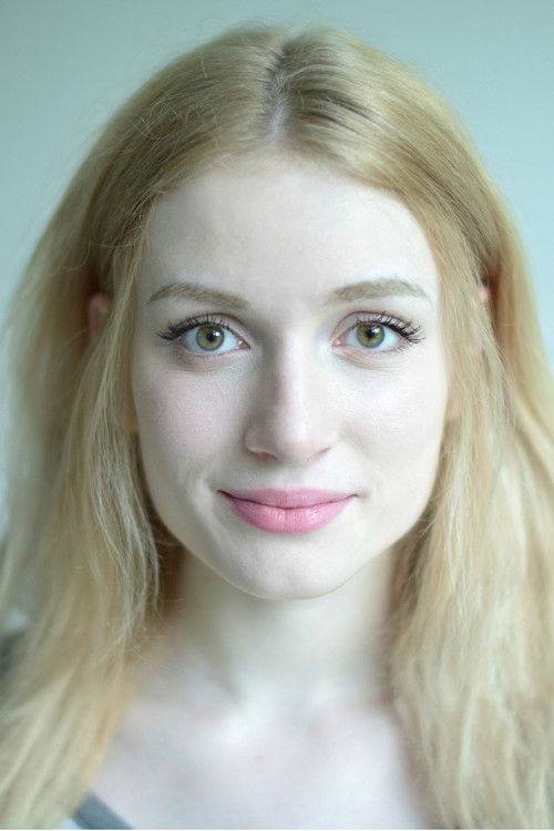 Kionia Winter as Sophia Kern