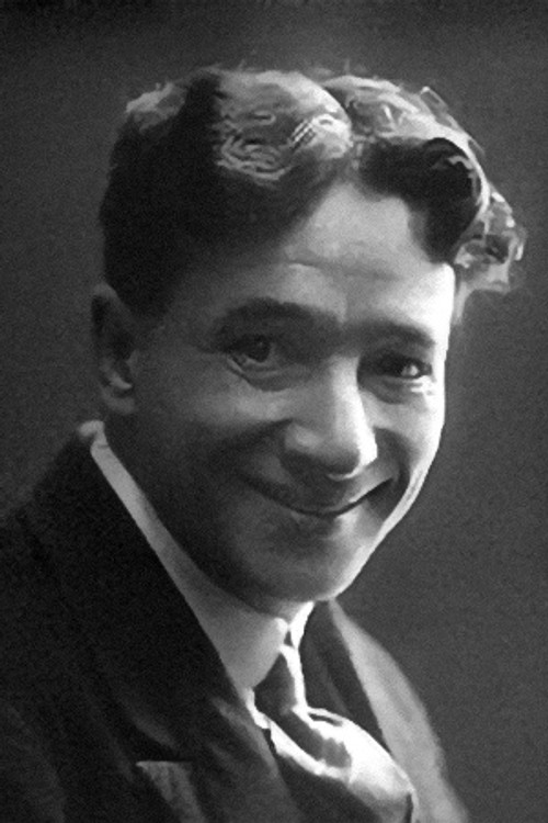 Silvestre Alegrim as Guarda Nocturno