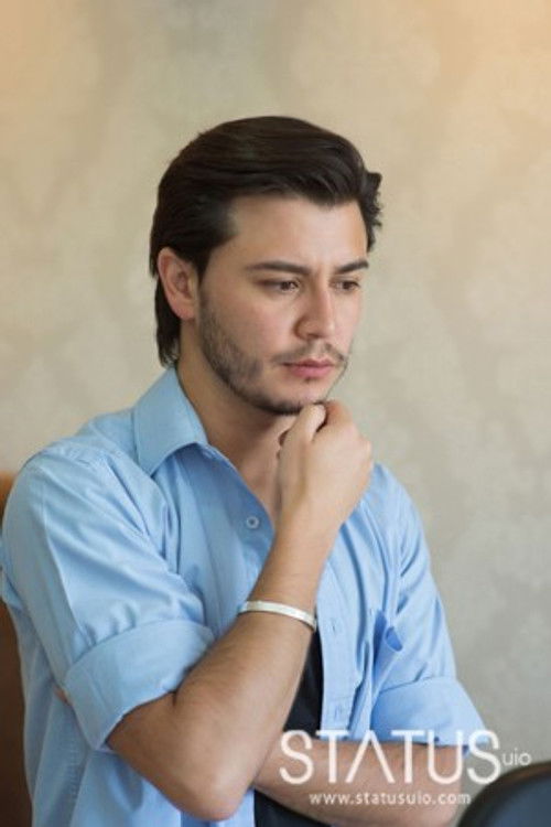 Raúl Santana as Don Julio