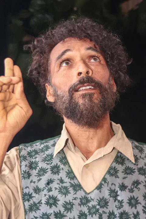 Asaías Rodrigues as Luiz