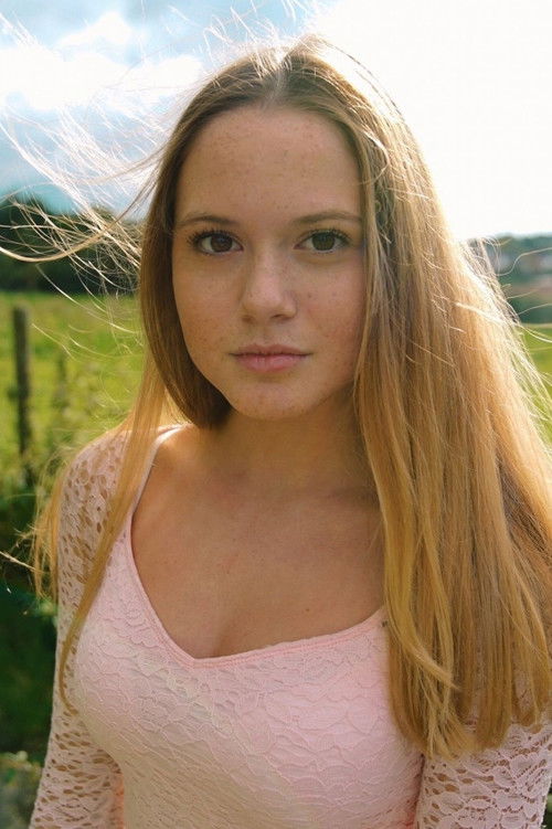 Tabea Willemsen as Maja