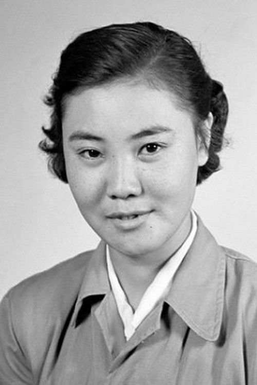 Guo Lanying as Singer