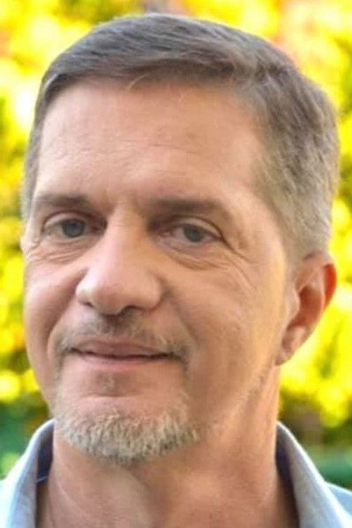 Fernando Echevarría as Fabré