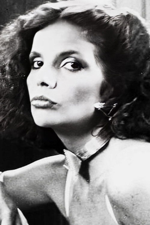 Elvira Romei as Elvira