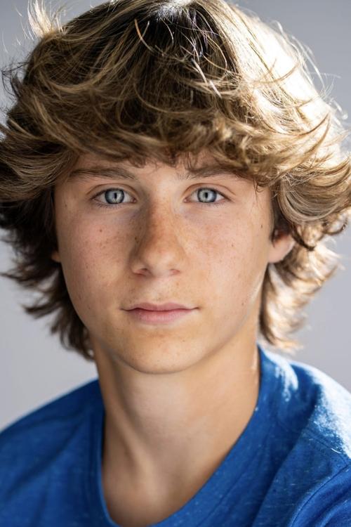 Gavin Munn as Little Guy