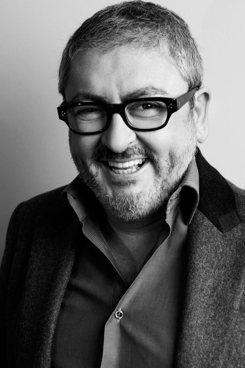 David V. Muro as Roberto Pinilla