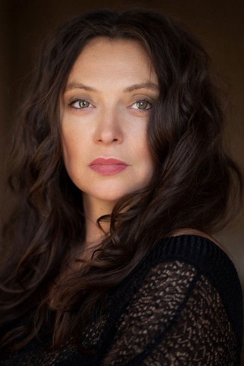 Aude Extrémo as Catherine