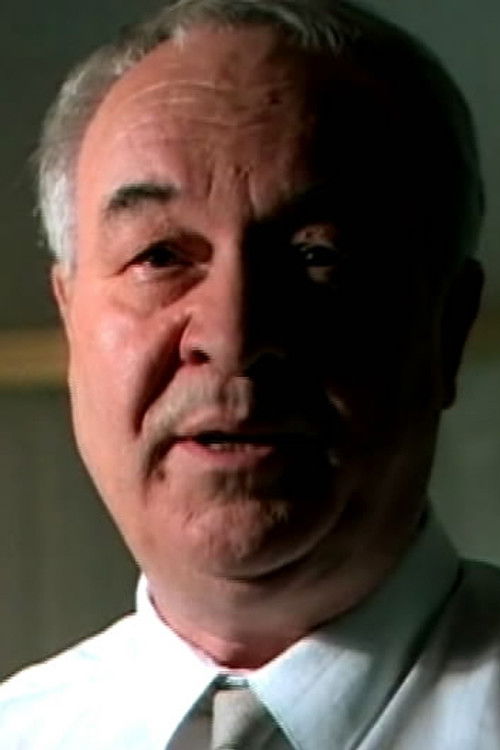 Alim Galeev as Ричард Рэвлин