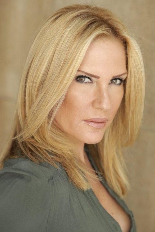 Christine Sclafani as Suzanne