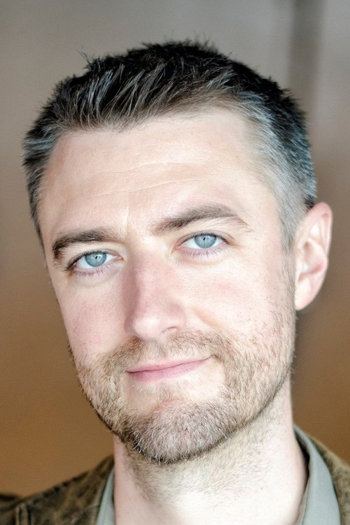 Sean Gunn as Self - 'Kraglin' / On-Set 'Rocket Raccoon'