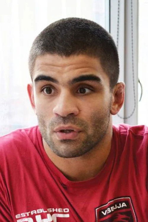 Vitor Ribeiro as Self